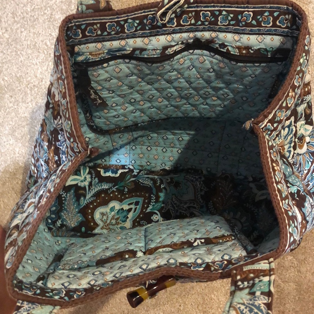 Tote - Picture 4 of 6